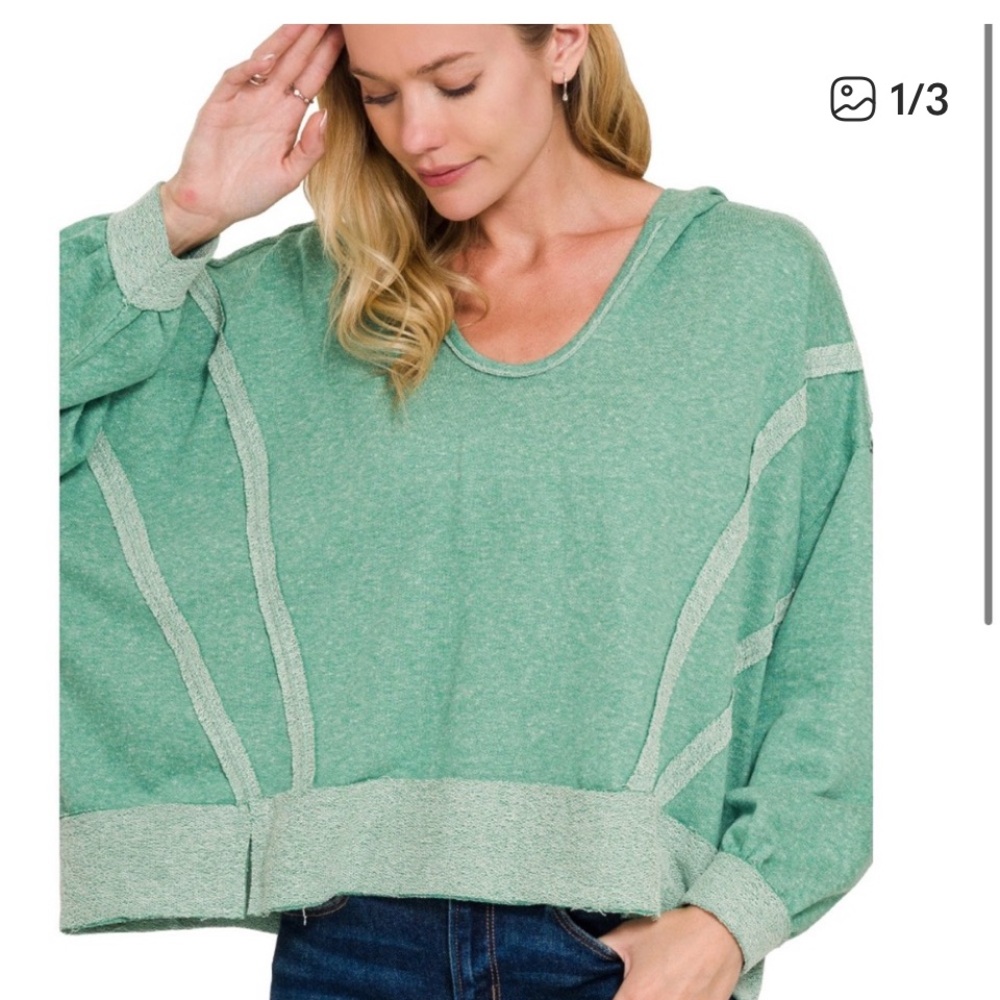 NWT Zenana Outfitters CONTRAST TRIM TOP-STITCHING SLIT RAW HEM HOODIE B11